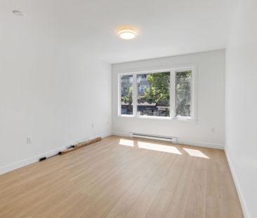 2BDRM KITSILANO HOME WITH LARGE NORTH FACING DECK!! AVAILABLE NOV 1st! - Photo 5