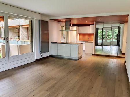 Bel appartement de 3 pièces au 1er étage avec balcon - Photo 3