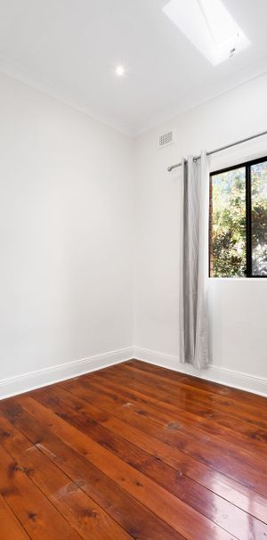 Semi like Two Bedroom with Own Entrance - Bondi - Photo 1