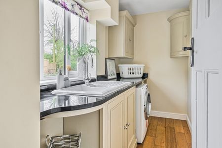 5 bedroom detached house to rent - Photo 3