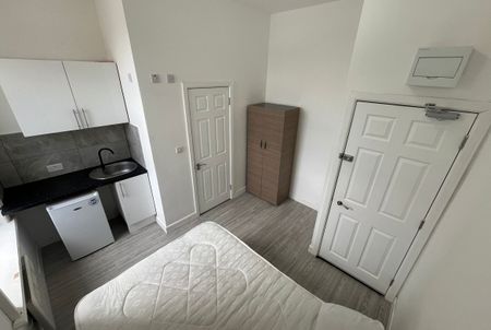 STUNNING STUDIO – LEWISHAM – ASAP - Photo 5