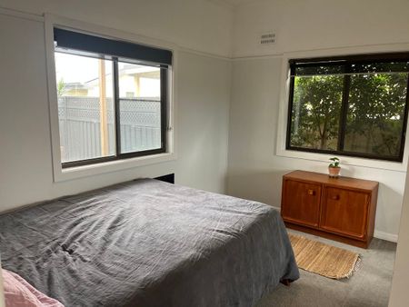 Gorgeous, partially furnished home - SIX MONTH LEASE ONLY - Photo 5