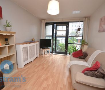 2 bed Flat for Rent - Photo 6