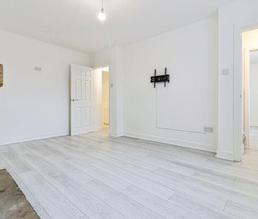 4 bedroom terraced house to rent - Photo 2