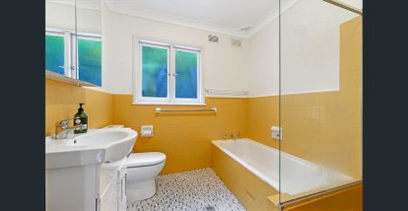 Light-Filled Family Home with Spacious Deck in a Top School Catchment! - Photo 5