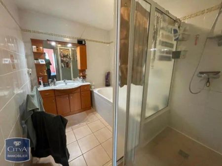 Appartement à louer 2 pièces 66.4m² - Photo 3