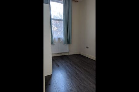 2 Bed Flat, Reighton Road, E5 - Photo 3