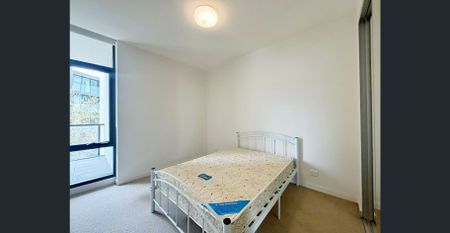 Fully Furnished 2 Bedroom + Study Apartment in Zetland - Photo 5