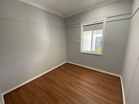 Freshly updated 3 Bedroom home - Photo 5