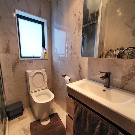 3 Bedroom + 2 Bathrooms Townhouse - Photo 4