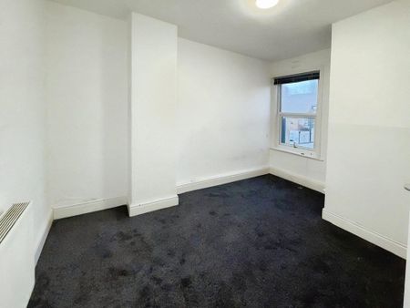 2 bedroom end of terrace house to rent - Photo 4