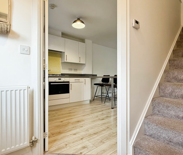 2 bedroom semi-detached house to rent - Photo 5