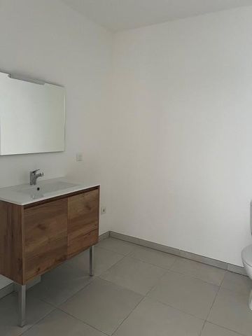 Location Appartement 2 pièces 42m² BRIGNOLES 83170 - Photo 5