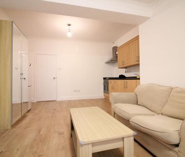 Chertsey Bridge Road, Chertsey - Photo 1