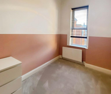 3 bedroom flat to rent - Photo 4