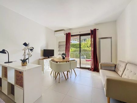 Location Appartement 1 pièce 28m² CANNES 06400 - Photo 2