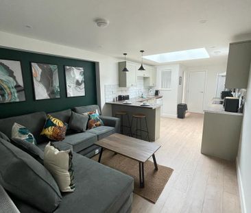 Augustus Road Room 4 - Photo 6