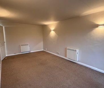 Warren Road, Guildford, Surrey, GU1 - Photo 1