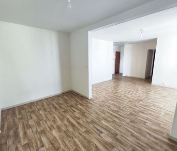 Location Appartement 4 pièces 70m² ST PIERRE DES CORPS 37700 - Photo 1