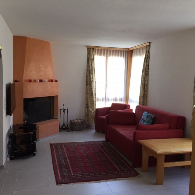 Laax Dorf – Möblierte 2.5-Zimmer-Wohnung mit Cheminée zu vermieten - Foto 1