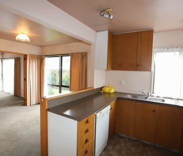 3 BEDROOM, 2 BATHROOM TOWNHOUSE - Photo 1