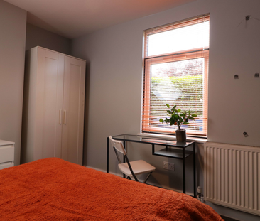 6 bedroom property to rent - Photo 2