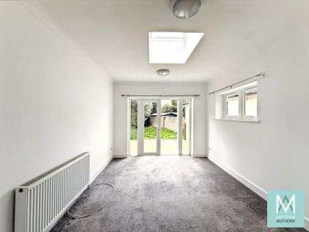 Broomfield Avenue, Worthing - Photo 4