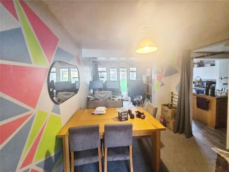 3 bedroom semi-detached house to rent - Photo 2