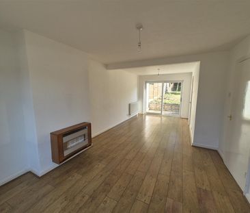 3 Bed House - Photo 6