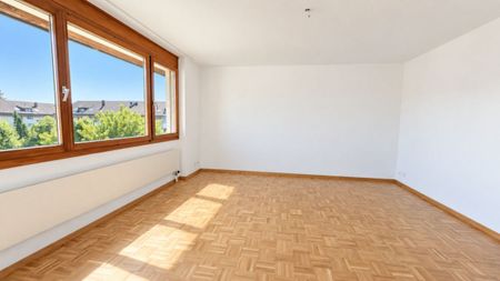 Grosse Sanierte 5.0 Wohnung mit grossen Spielplatz - Photo 2