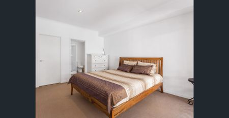 FULLY FURNISHED 2 BEDROOM, 2 BATHROOM APARTMENT! - Photo 5