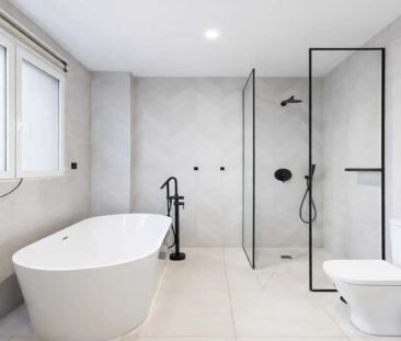 Apartment in Carrer de Santa Pola, Valencia for 250 m² with 3 bedrooms - Photo 6