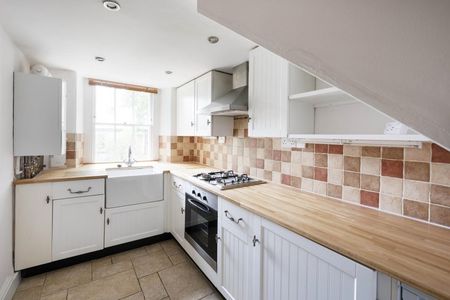 1 Bed Flat - Photo 3