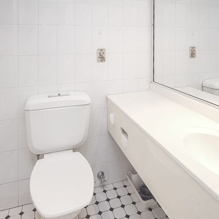 Modern Fully Furnished Studio in the Heart of Parramatta CBD! - Photo 3