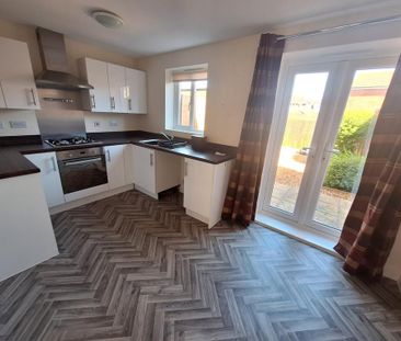 2 bedroom semi-detached house to rent - Photo 3