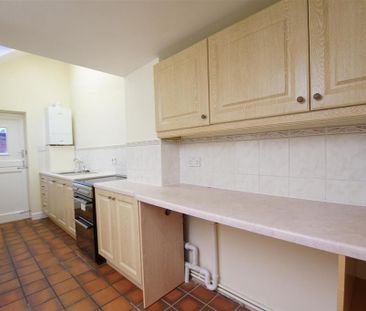 2 bedroom terraced house to rent - Photo 3