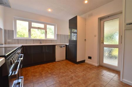 4 bedroom detached house to rent - Photo 5