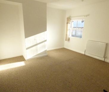 2 bedroom end of terrace house to rent - Photo 1
