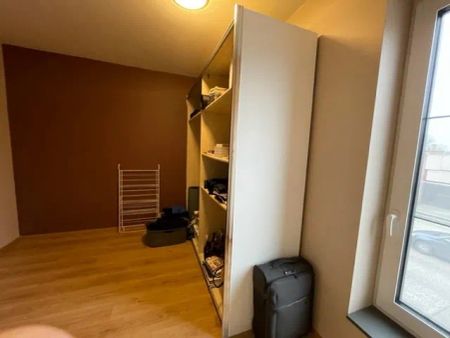 Zeer goed gelegen appartement met 2 slaapkamers en autostaanplaats te Geel! - Foto 4