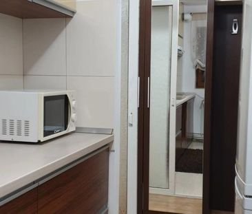 De inchiriat apartament, 2 camere, semidecomandat, 42 mp, Podu Ros, Casa Sindicatelor, Cod 163447 - Photo 1