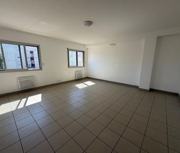 Location Appartement 1 pièce 33m² VAULX EN VELIN 69120 - Photo 5
