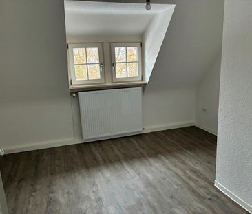 Wohn(t)raum mit Charme - 3-Zimmer-Wohnung im Dachgeschoss - Photo 1