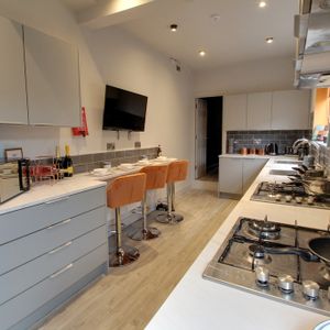 1 bed house share to rent in Bramley Road, Leicester, LE3 - Photo 2