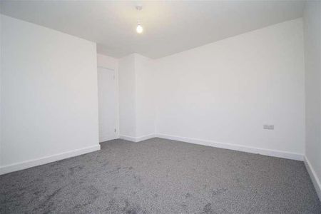 Longlands Road, Ossett, WF5 - Photo 3