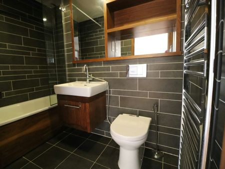 Flat to rent on - Photo 3