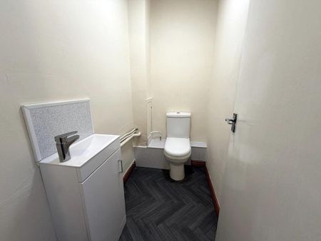 3 bedroom semi-detached house to rent - Photo 3