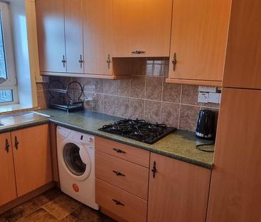 3 bedroom flat to rent - Photo 5