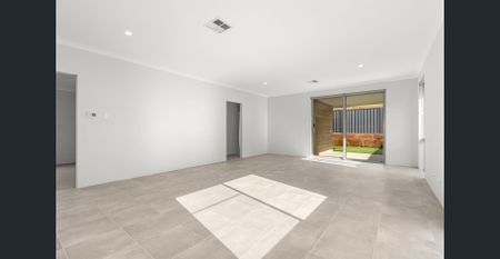 Modern Family Home! - Photo 4