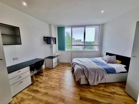 Studio to rent - Photo 2