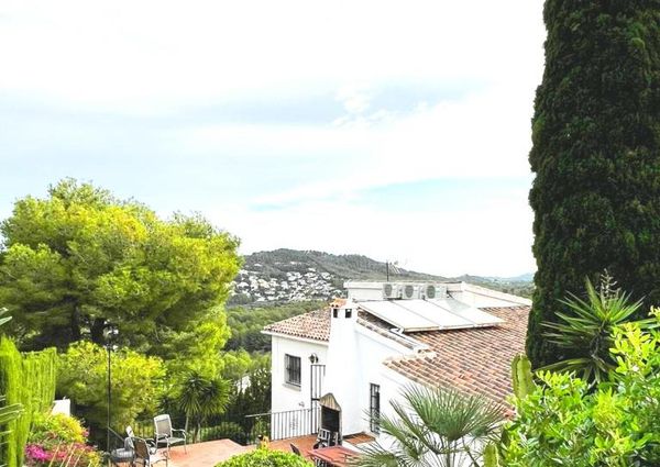 Villa for rent in Javea with 3 bedrooms and private pool